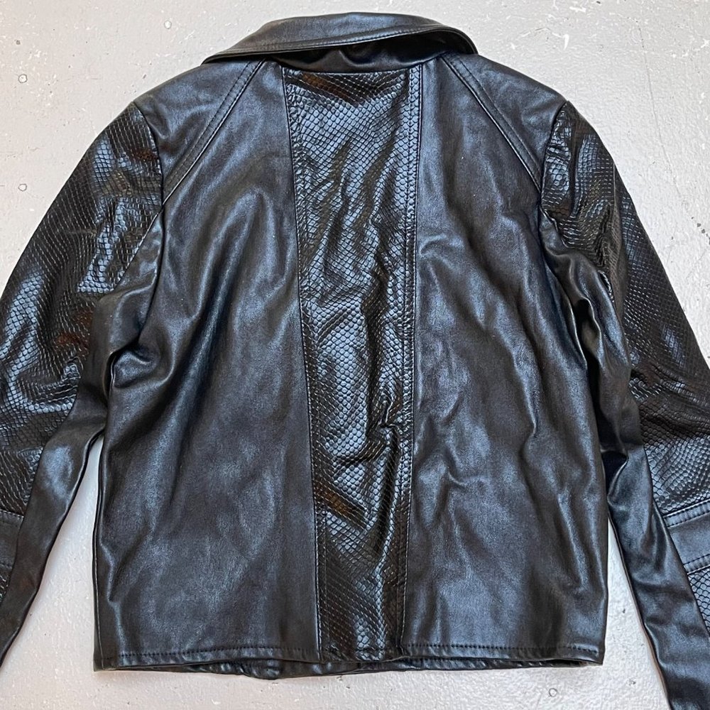 D Signed Disney Black Faux Leather Moto Jacket Girls Medium 10/12 Silver Studs - Picture 7 of 10